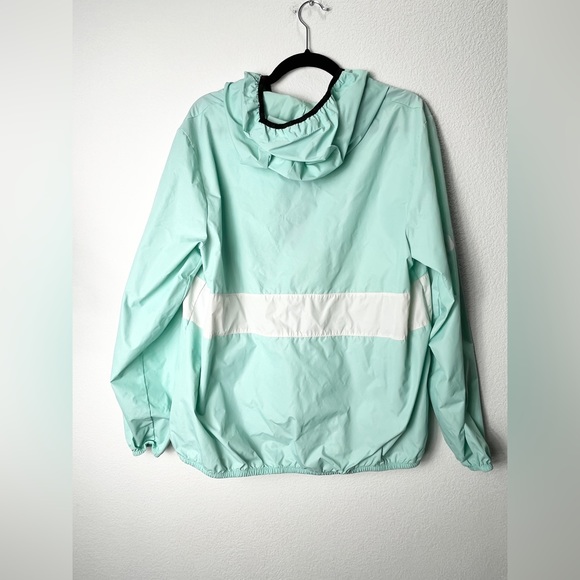 V.S. Pink Hooded windbreaker jacket. 1/2 Zip Close. Active Wear Teal/White. ML - Picture 10 of 12